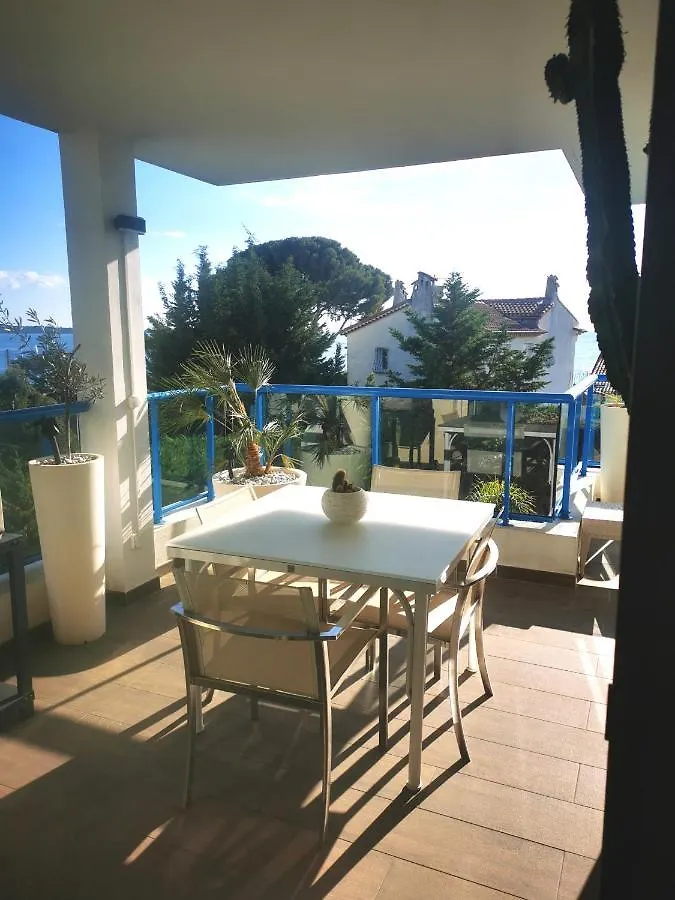 Modern One Bedroomed Apartment Just Off The Cannes Seafront With A Terrace And Pool Access 1753