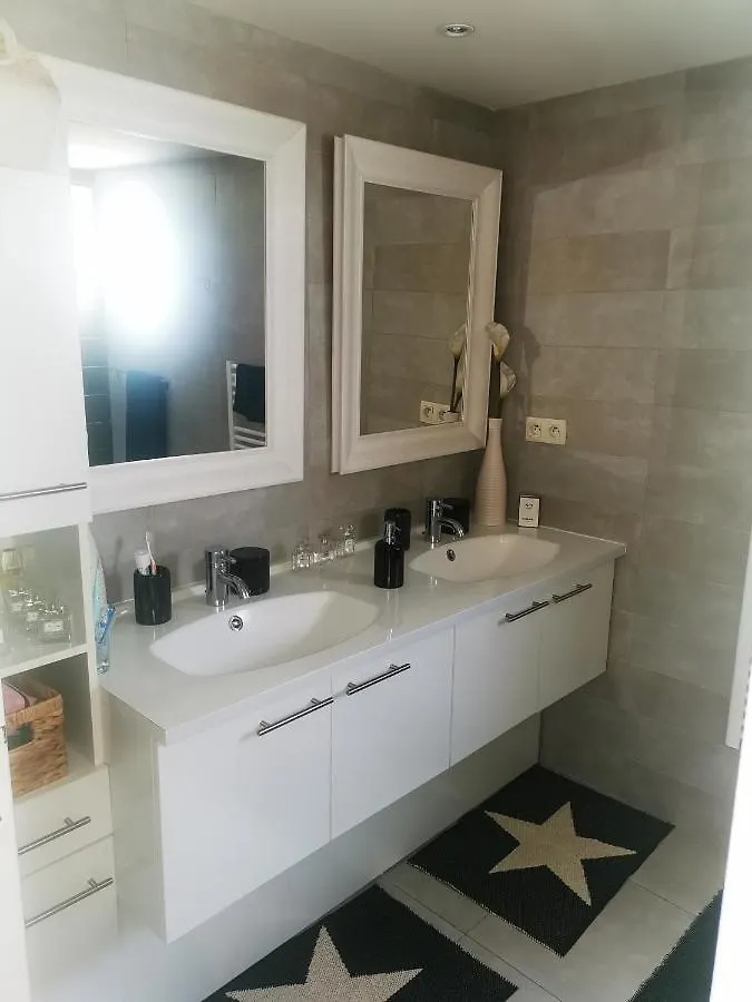 Modern One Bedroomed Apartment Just Off The Cannes Seafront With A Terrace And Pool Access 1753