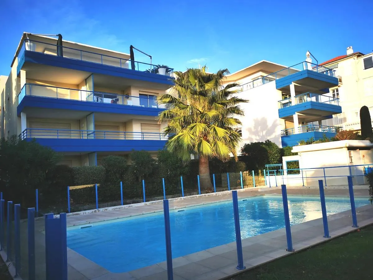 Modern One Bedroomed Apartment Just Off The Cannes Seafront With A Terrace And Pool Access 1753 0*,  France