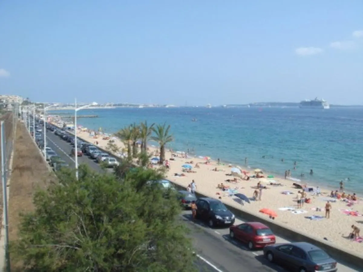 Modern One Bedroomed Apartment Just Off The Cannes Seafront With A Terrace And Pool Access 1753 0*,  France