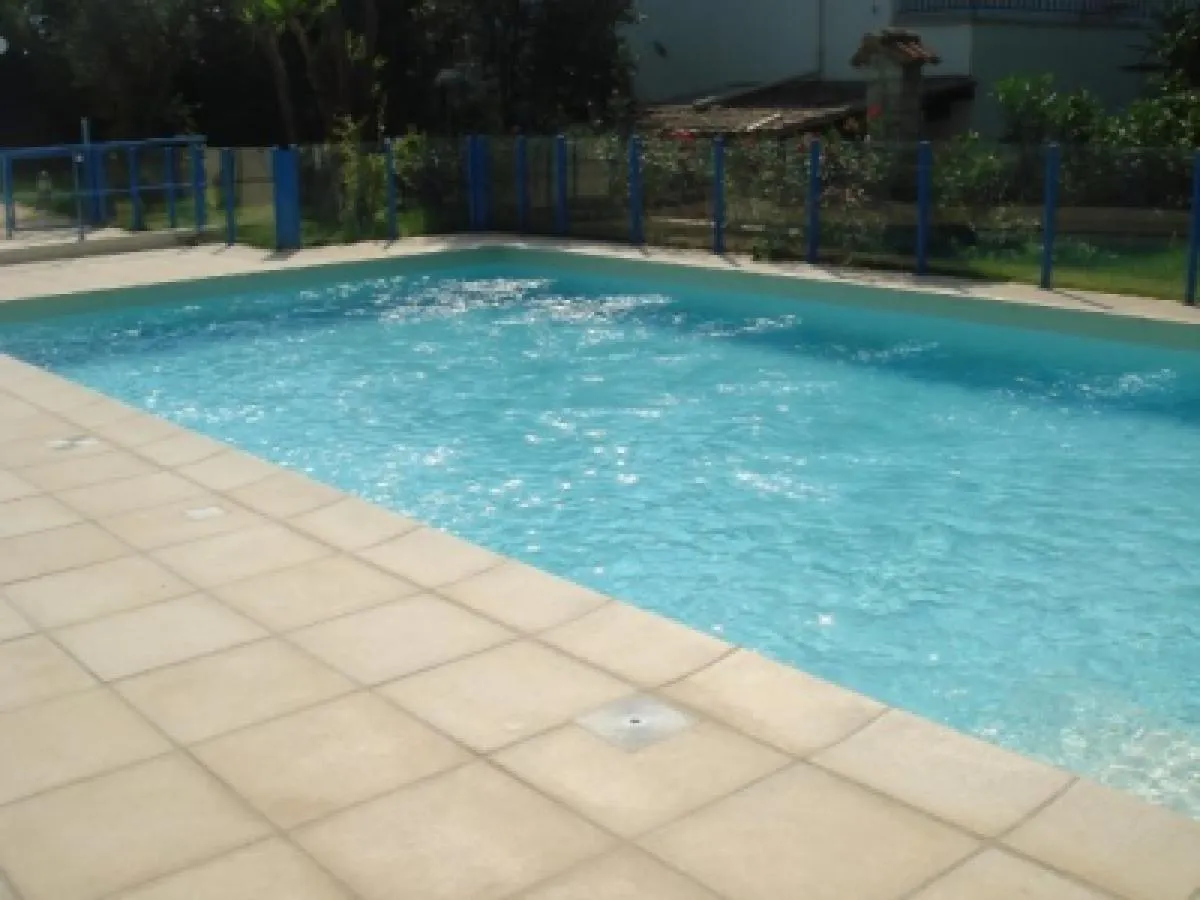 Modern One Bedroomed Apartment Just Off The Cannes Seafront With A Terrace And Pool Access 1753 0*,  Francja